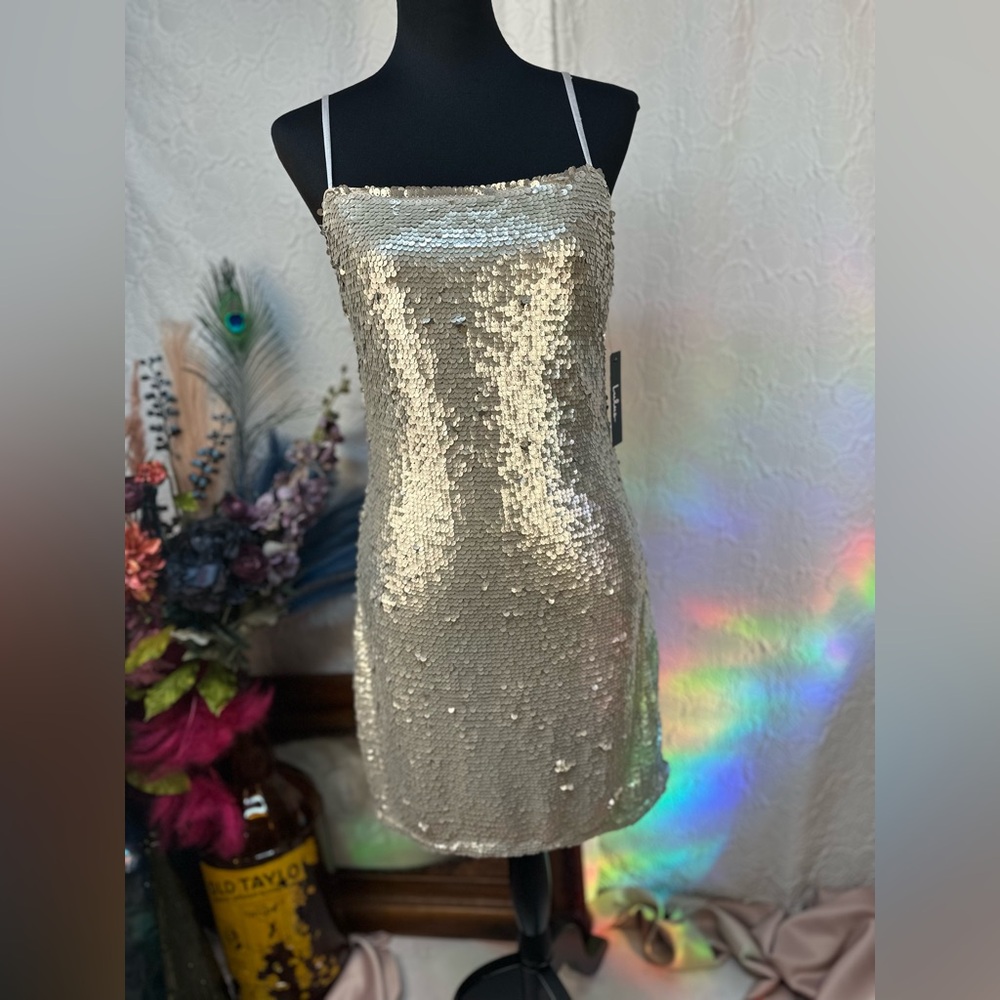 Lulu's Sparkling Silver Sequin Mini Dress (M)‼️NWT‼️